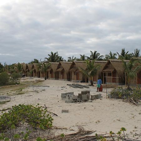 Pomene Tropical Beach Resort Massinga Exterior photo